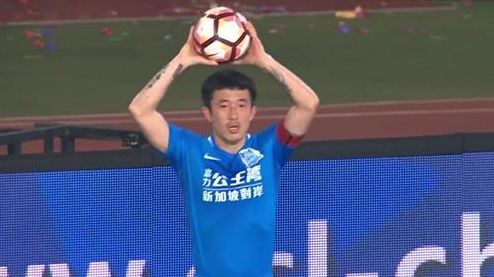青龙电影奖11月举行 崔岷植、林秀晶亮相按手印 2013-10-25 第34届青龙电影奖于24日下午在首尔永登浦汝矣岛CGV举行了按手印仪式，去年获得青龙奖的演员崔岷植、林秀晶、柳承龙、文瀞熙、赵正锡、金高恩一同亮相，留下自己的手印作为永久的纪念。