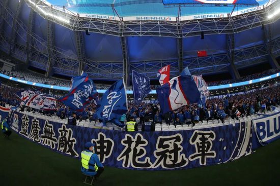 《哪吒之魔童降世》单日票房首次降至亿元以下，但仍旧大幅度领先其他影片位居榜首，累计票房破36亿，有望将于本周超过《红海行动》（总票房36.50亿 票房播报：“哪吒”成爆款 《烈火英雄》晋升三甲 2019-07-28 7月27日，大盘持续升温报收3.36亿，环比增长54%。
