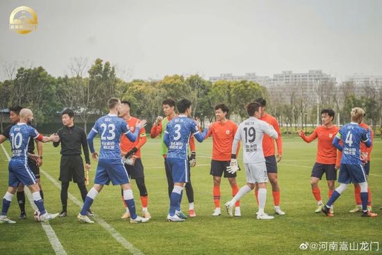 电影《至暗时刻》海报电影《至暗时刻》剧照“精神动员”是个军事术语，专指国家或政治集团为应对战争等军事危机，对全军、全民进行的思想宣传活动。