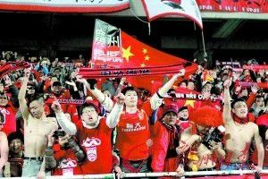 主演新剧《肯尼迪》聚焦著名政治家族 2 堪比时装周!