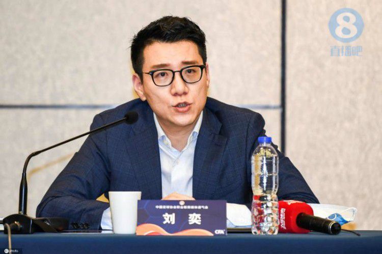 路飞老爹等6人登场 时间：2025.Netflix真人版《海贼王》第二季追加新卡司，里戈·桑切斯、扬达·托马斯、詹姆斯·池内·里奥、索菲娅·安妮·卡鲁索、马克·彭威尔和安东·戴维·杰夫加盟。
