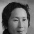 ”“八十年过去了，让我们牢记历史，勿忘先烈，以吾辈当自强的精神，前行在和平与发展的康庄大道上，饱览自由之花，处处开放。