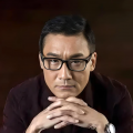 管虎《狗阵》曝全新海报 彭于晏与黑狗互相救赎 2024-05-28 近日，由管虎执导，彭于晏、佟丽娅领衔主演的电影《狗阵》将于6月15日上映。