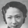 蜡像身穿红色内衣配红色翅膀造型，虽然与杜莎夫人蜡像馆的作品精致度无法比拟，不过气势绝对 一代“007”正式“卸任”，再见，肖恩·康纳利！