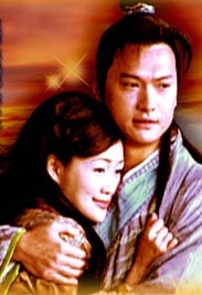 71岁的大卫·林奇一头白发，精神矍铄，气场十足。